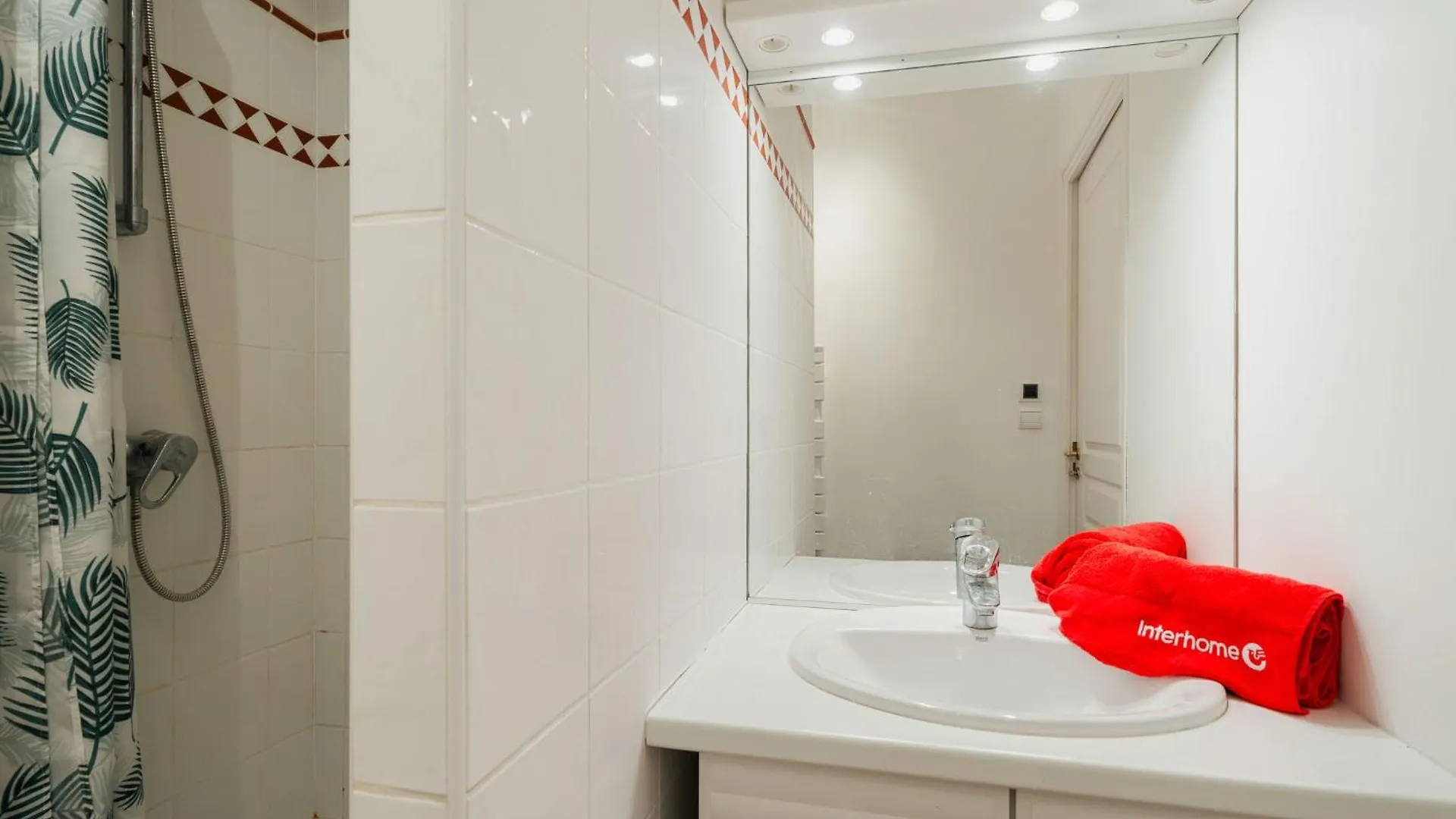 Apartment Les Balcons De Cezembre By Interhome Saint-Lunaire