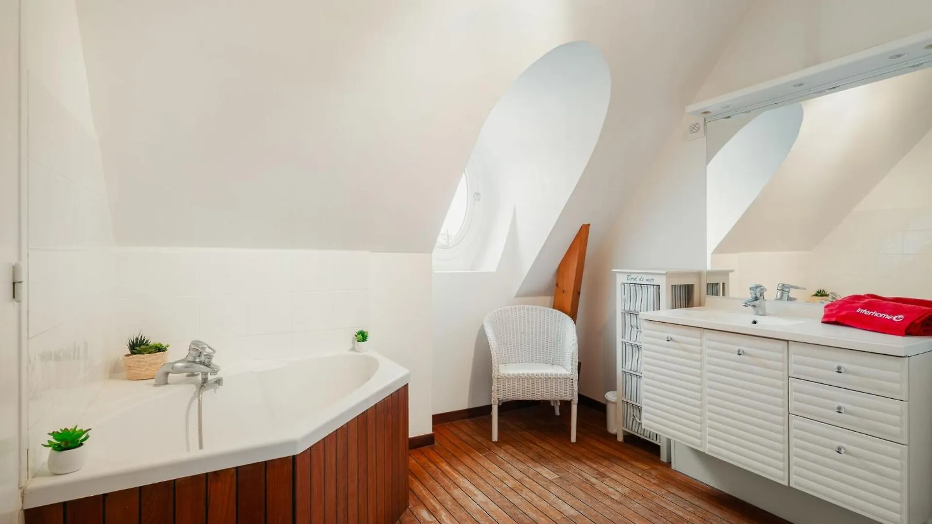 Apartment Les Balcons De Cezembre By Interhome Saint-Lunaire